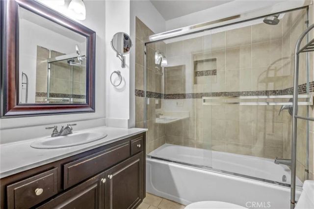 6939 Alabama Avenue 105, Canoga Park, CA 91303