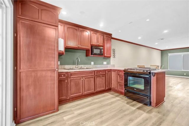 6939 Alabama Avenue 105, Canoga Park, CA 91303