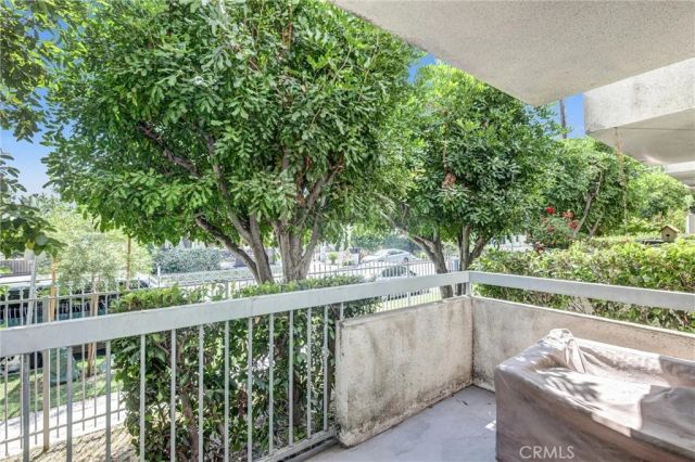 6939 Alabama Avenue 105, Canoga Park, CA 91303