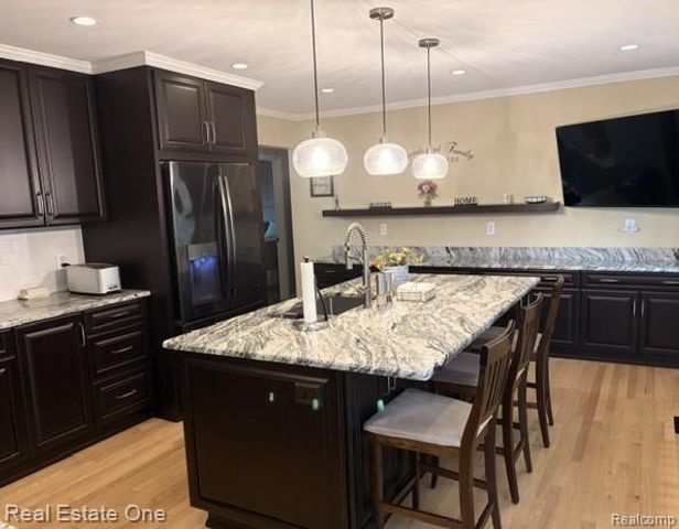 1115 Torpey Drive, Troy, MI 48083