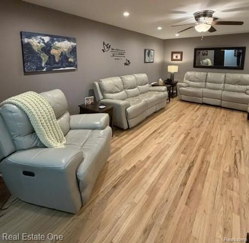 1115 Torpey Drive, Troy, MI 48083