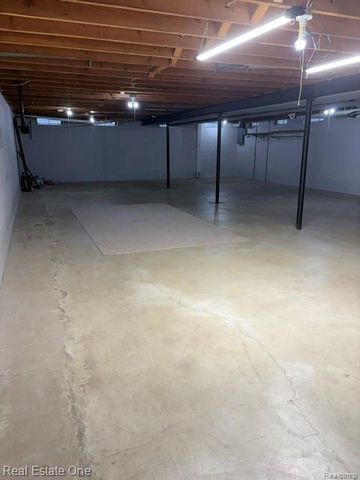 1115 Torpey Drive, Troy, MI 48083