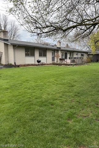 1115 Torpey Drive, Troy, MI 48083