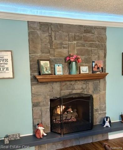 1115 Torpey Drive, Troy, MI 48083