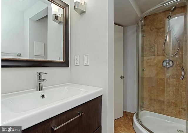 137 W REED AVE, Alexandria, VA 22305