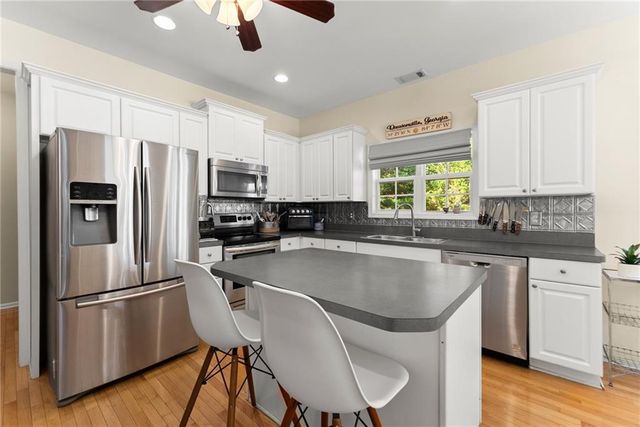 187 Oak Creek Drive, Dawsonville, GA 30534