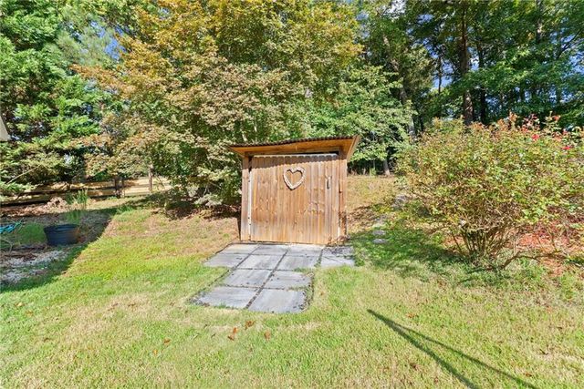 187 Oak Creek Drive, Dawsonville, GA 30534