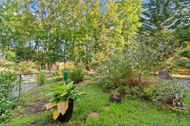 187 Oak Creek Drive, Dawsonville, GA 30534