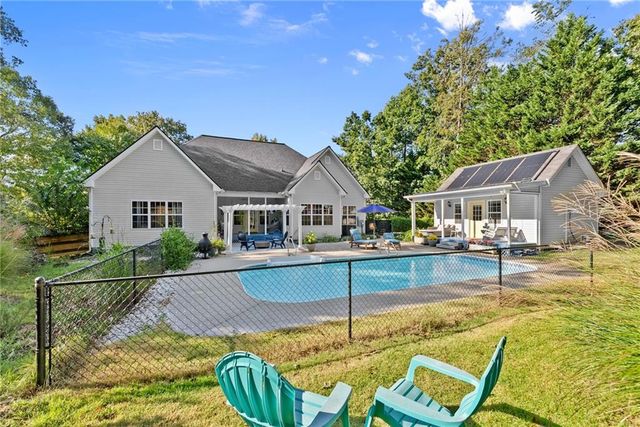 187 Oak Creek Drive, Dawsonville, GA 30534