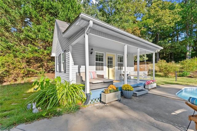 187 Oak Creek Drive, Dawsonville, GA 30534