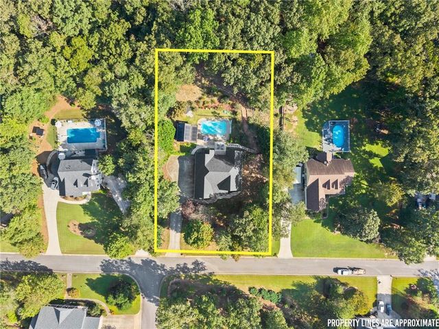 187 Oak Creek Drive, Dawsonville, GA 30534