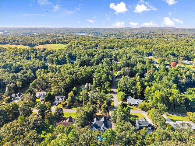 187 Oak Creek Drive, Dawsonville, GA 30534