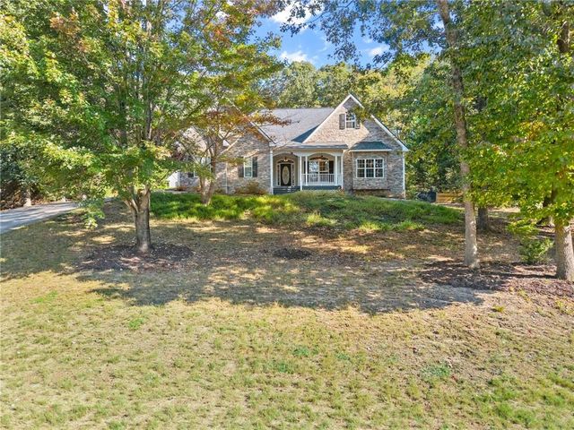 187 Oak Creek Drive, Dawsonville, GA 30534