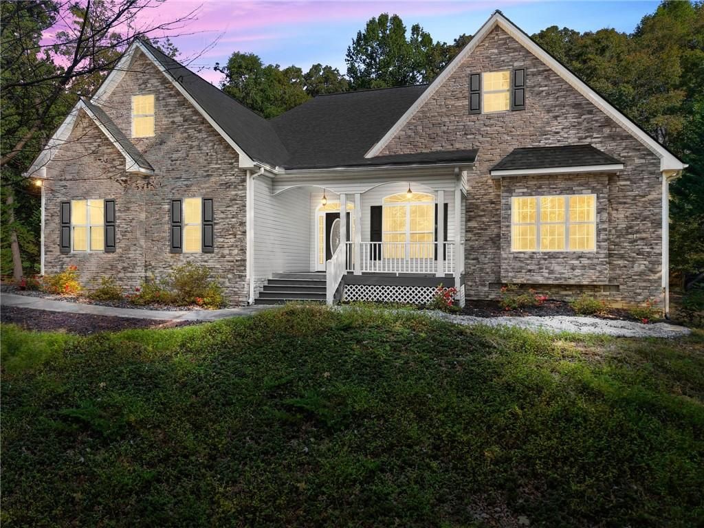 187 Oak Creek Drive, Dawsonville, GA 30534