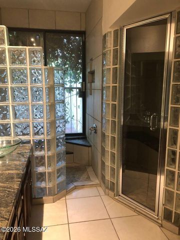 2530 E Forgeus Place, Tucson, AZ 85716