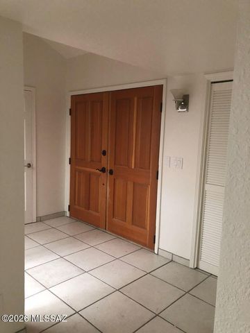 2530 E Forgeus Place, Tucson, AZ 85716