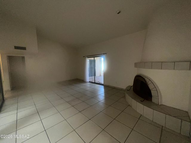 2530 E Forgeus Place, Tucson, AZ 85716