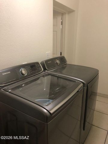 2530 E Forgeus Place, Tucson, AZ 85716