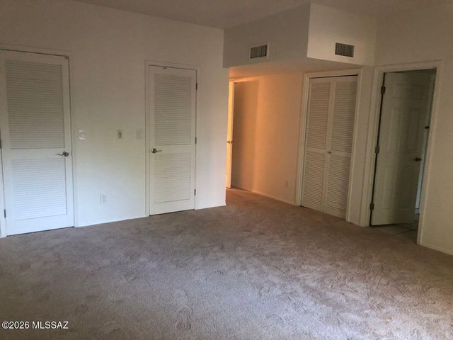 2530 E Forgeus Place, Tucson, AZ 85716