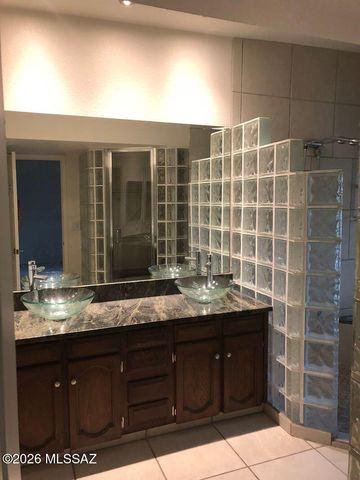 2530 E Forgeus Place, Tucson, AZ 85716