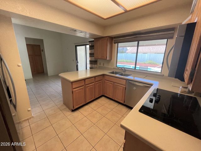 6719 W KERRY Lane, Glendale, AZ 85308