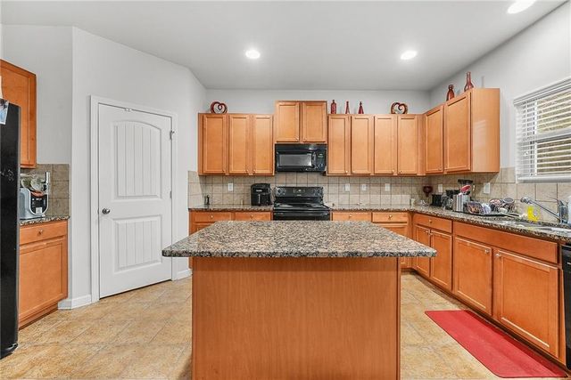 5615 Wisbech Way, Atlanta, GA 30349