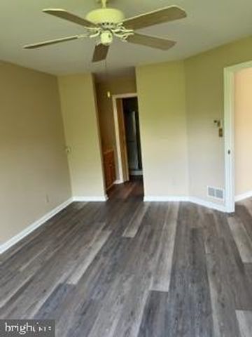 22 TANGLEWOOD DR, Reading, PA 19607