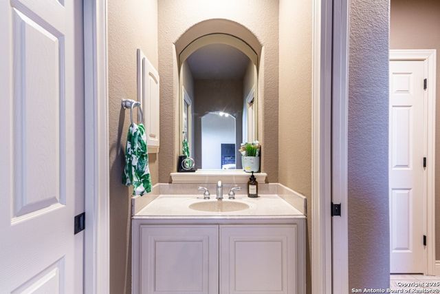 915 Campanile, San Antonio, TX 78258