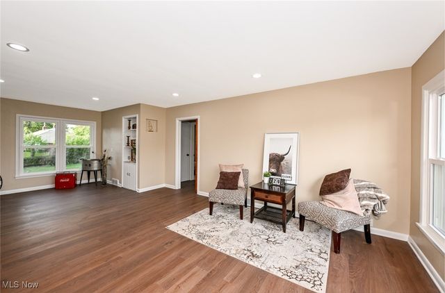 357 E Paige Avenue, Barberton, OH 44203