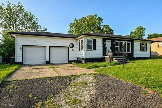 357 E Paige Avenue, Barberton, OH 44203