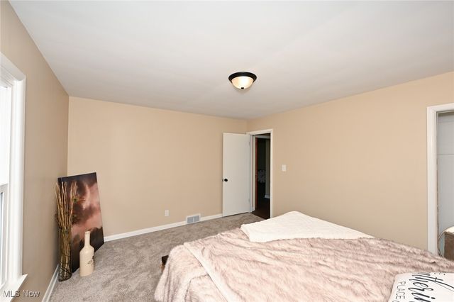 357 E Paige Avenue, Barberton, OH 44203