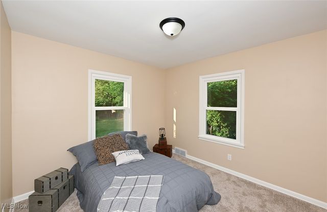 357 E Paige Avenue, Barberton, OH 44203