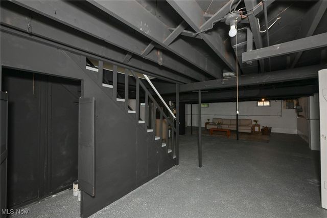 357 E Paige Avenue, Barberton, OH 44203