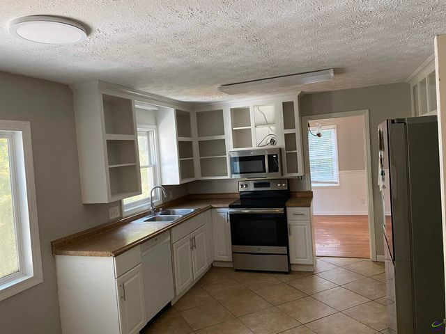 110 Pine Crest Drive, Byron, GA 31008