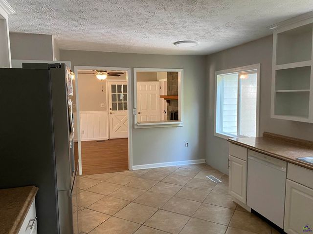 110 Pine Crest Drive, Byron, GA 31008