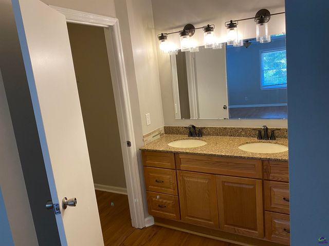 110 Pine Crest Drive, Byron, GA 31008