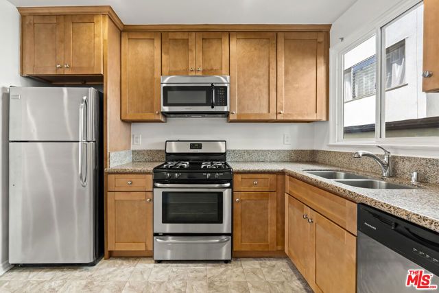 1235 N Harper Avenue 19, West Hollywood, CA 90046