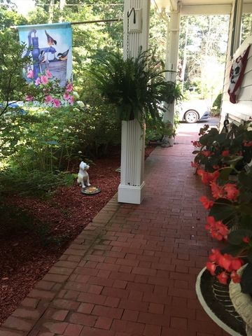 827 Pike Ave, Attleboro, MA 02703