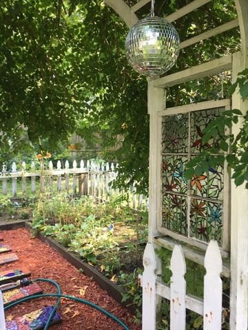 827 Pike Ave, Attleboro, MA 02703