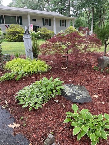 827 Pike Ave, Attleboro, MA 02703