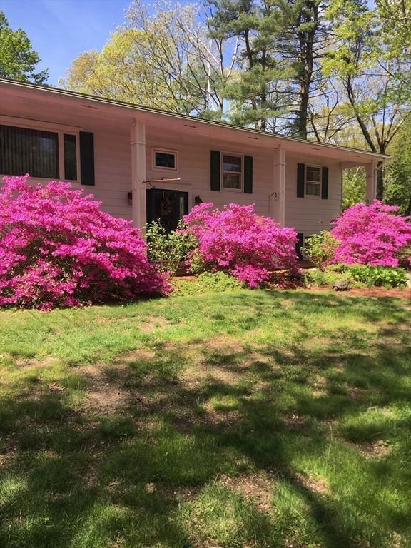 827 Pike Ave, Attleboro, MA 02703