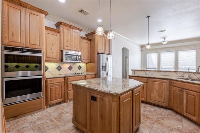 221 Arapahoe Ridge, Weatherford, TX 76087