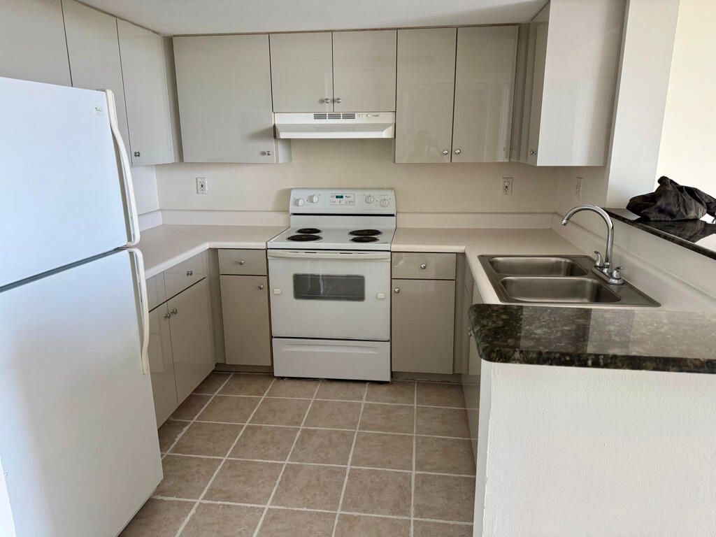 3000 Coral Way 1007, Miami, FL 33145