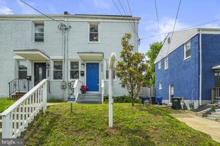 5449 B STREET, Washington, DC 20019