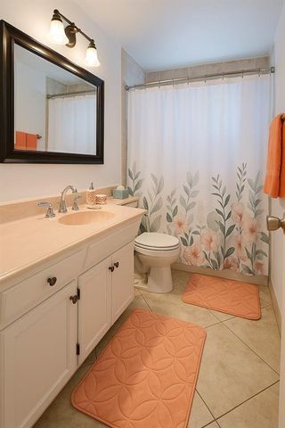 3990 NW 42nd Avenue 311, Lauderdale Lakes, FL 33319