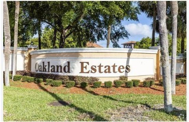 3990 NW 42nd Avenue 311, Lauderdale Lakes, FL 33319