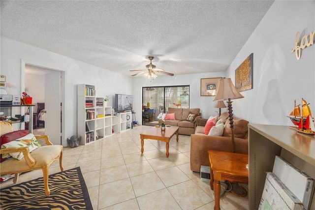 3990 NW 42nd Avenue 311, Lauderdale Lakes, FL 33319