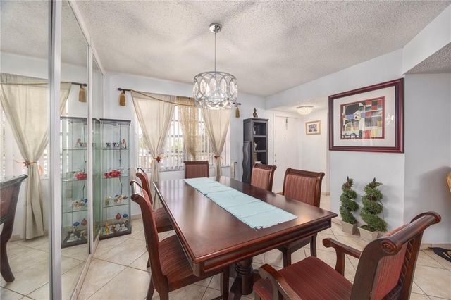 3990 NW 42nd Avenue 311, Lauderdale Lakes, FL 33319