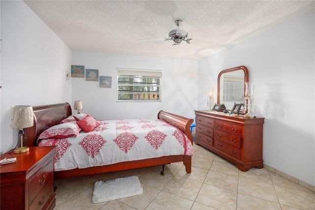 3990 NW 42nd Avenue 311, Lauderdale Lakes, FL 33319