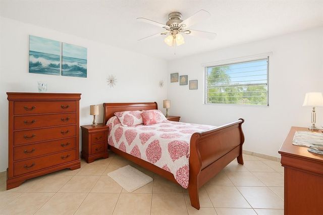 3990 NW 42nd Avenue 311, Lauderdale Lakes, FL 33319